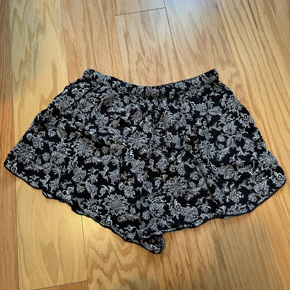 Abercrombie & Fitch Patterned Flowy Shorts - image 2
